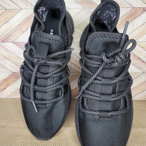 Fabletics Workout Running Reflective Sneakers Size 6 - Picture 4 of 6